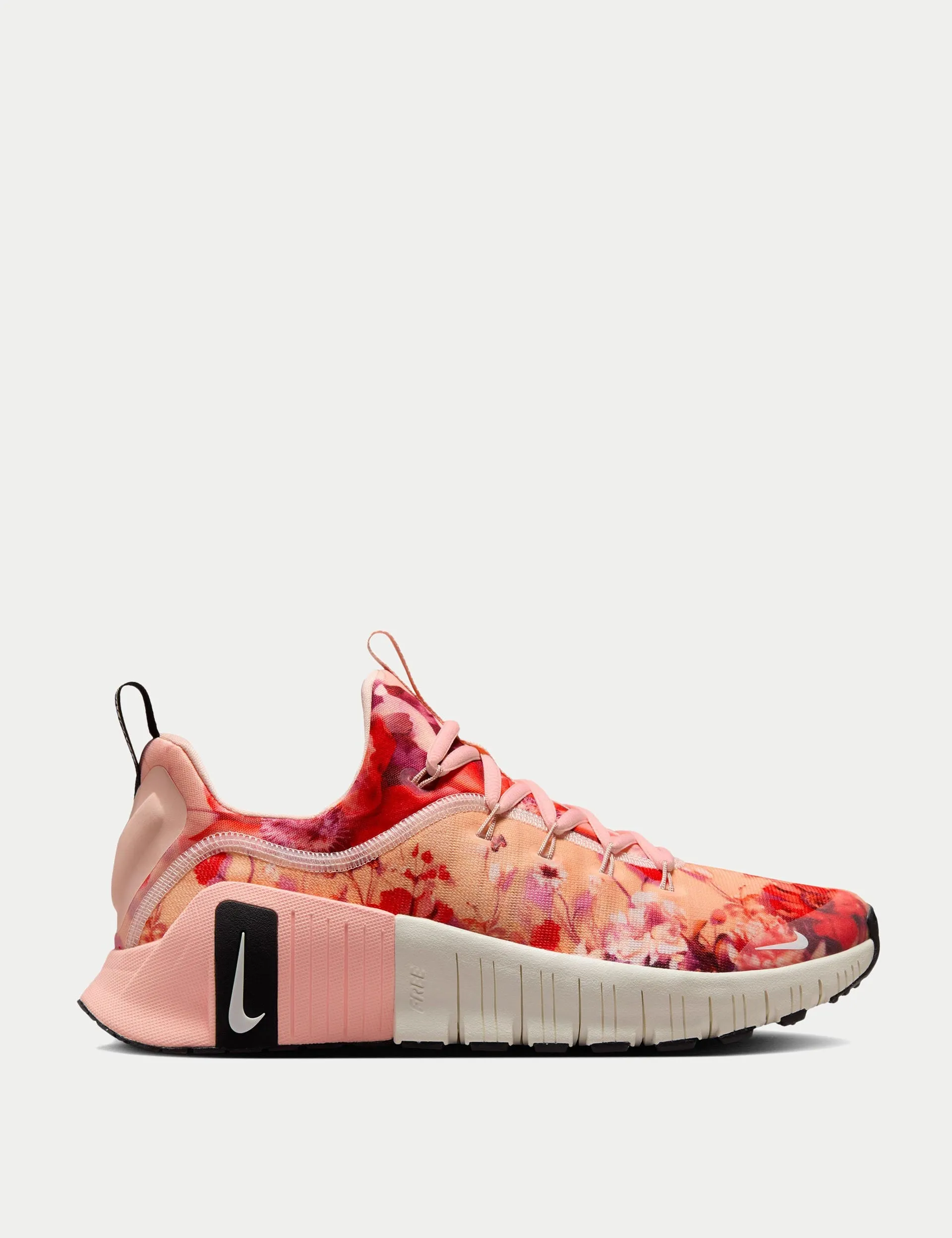 Free Metcon 6 AMP Shoes - Washed Coral/Black/Sail