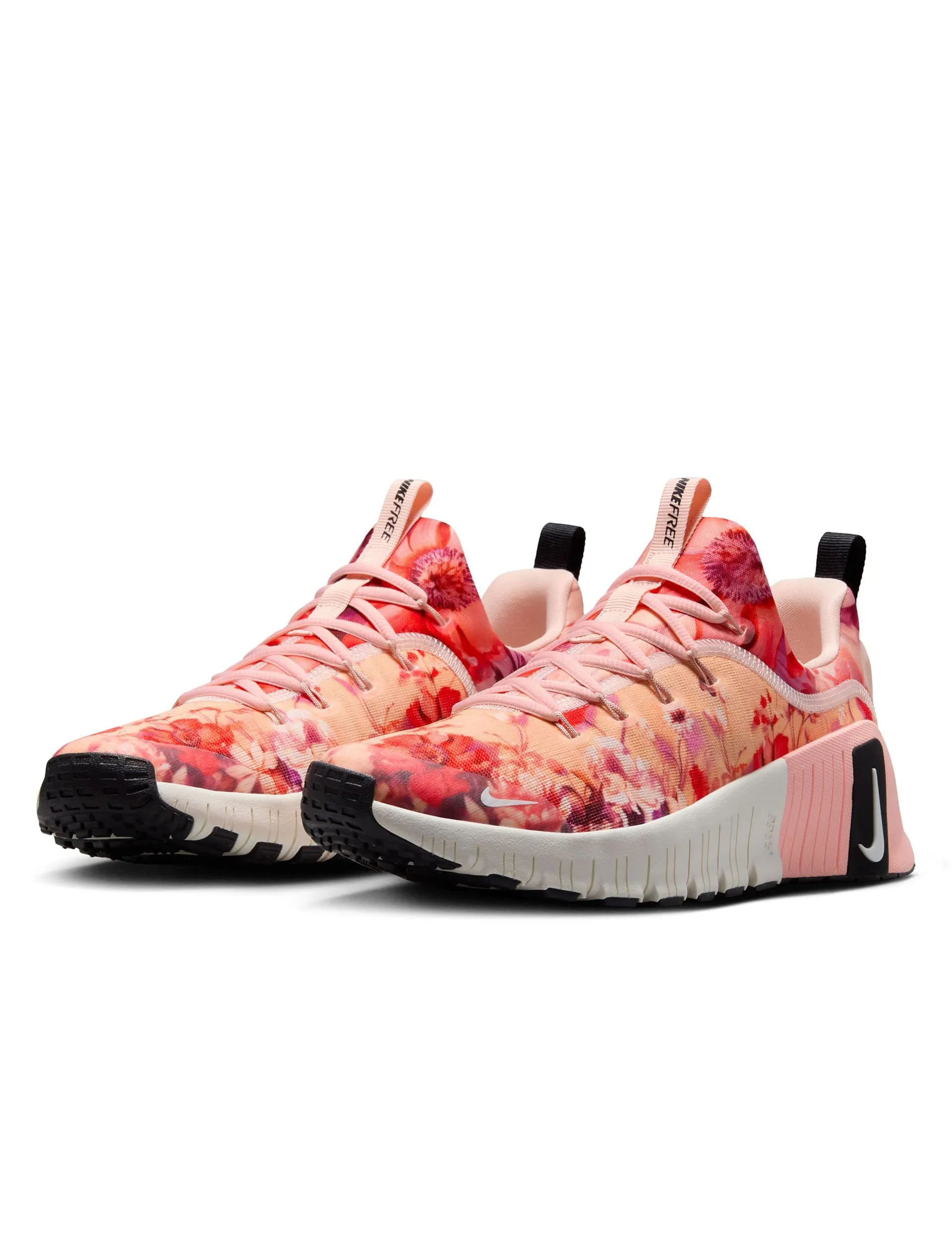 Free Metcon 6 AMP Shoes - Washed Coral/Black/Sail