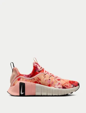 Free Metcon 6 AMP Shoes - Washed Coral/Black/Sail