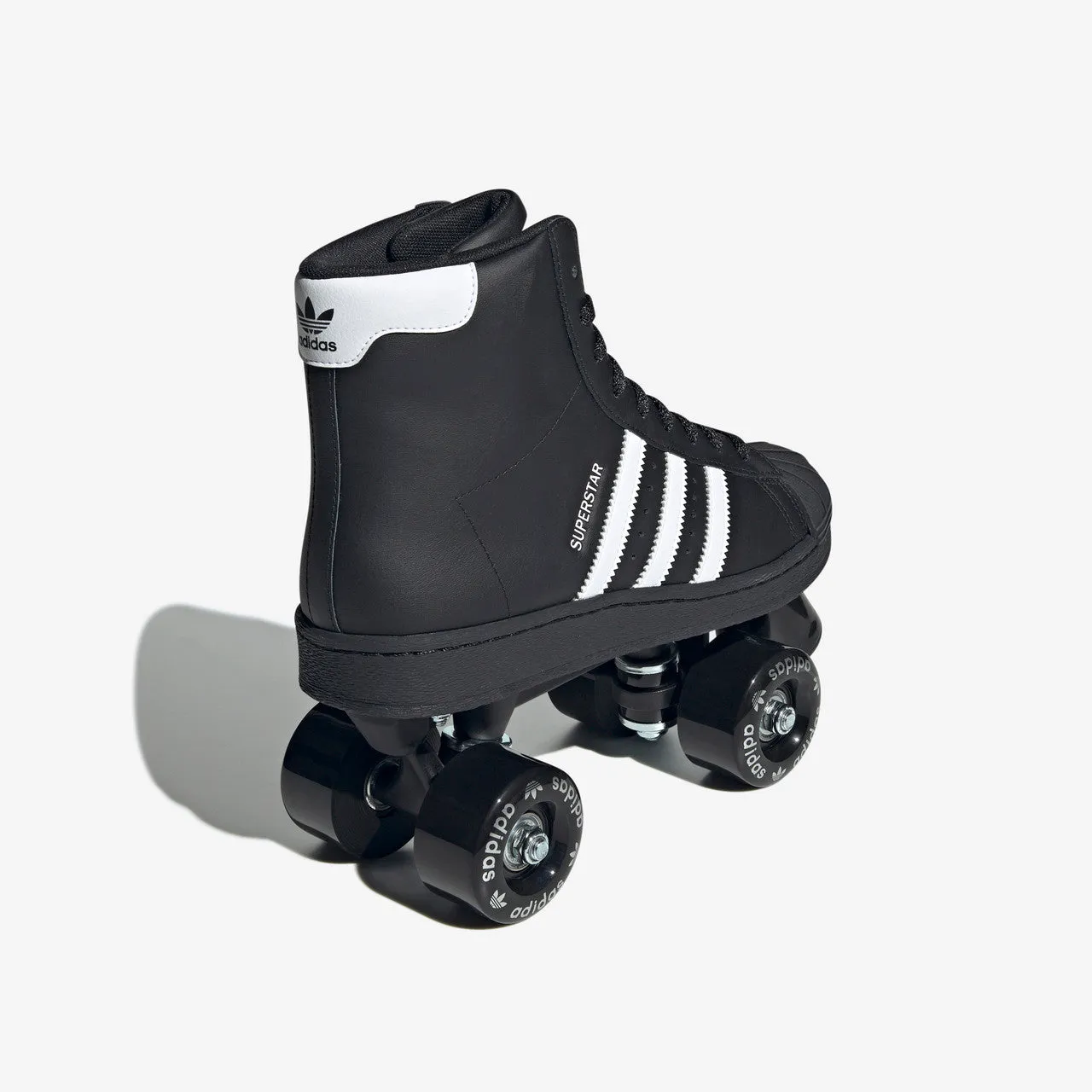 Wmns Superstar 82 Skate
